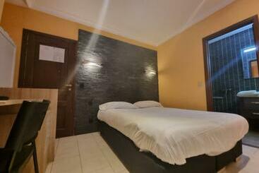 בית מלון כפרי Avalon