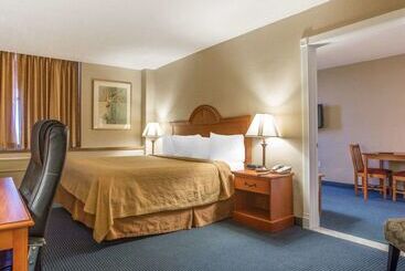 בית מלון כפרי Quality Inn Massena