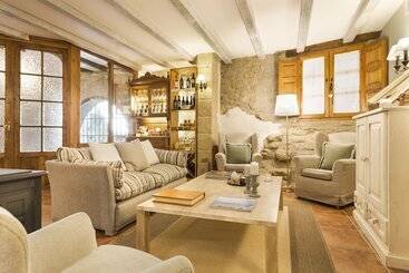 فندق ريفى Posada De Uncastillo