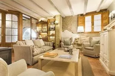 فندق ريفى Posada De Uncastillo