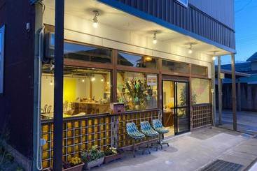 Albergue Yado & Kissa Ugo Hub