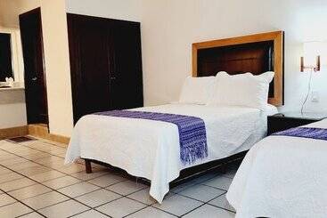 هتل Boutique Plaza Doradas