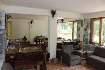 ホテル Tirthan Anglers  Retreat