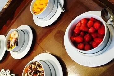 هتل Manoir Sherbrooke