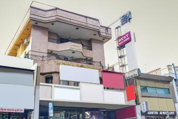 ホテル O Kota Lodge