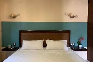 هتل Suites Villas El Jardin