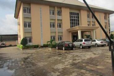 پانسیون Room In Lodge   Harlescourt Hotels And Suites Asaba