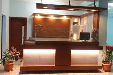 تختخواب و صبحانه Asian House