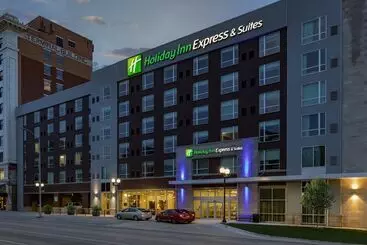 Hotelli Holiday Inn Express & Suites   Lincoln Downtown , An Ihg