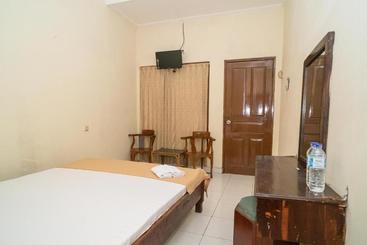 Hotel Koolkost Syariah Near Unsika University (minimum Stay 6 Nights)