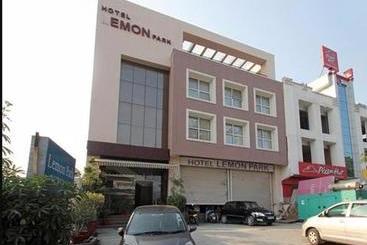 Hotel Lemon Park By Rosefinch