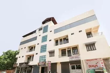 Hotel Oyo 79656 K K Weddings Bell