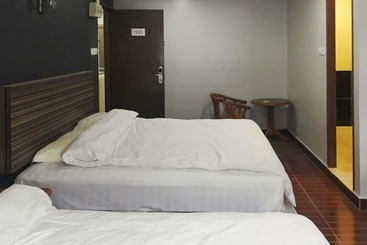 בית מלון כפרי Oyo 90248 Kapitan Inn