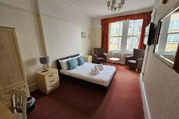 هتل The Beach Weston