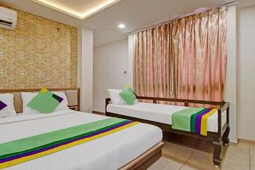 فندق Treebo Usha Vasivi Alipiri Road, 2 Km From Tirupati Central Bus Station