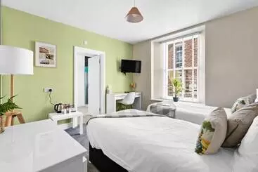 Aparthotel Park View R & R   Adult Only   Self Catering   Free Parking   Ev Point