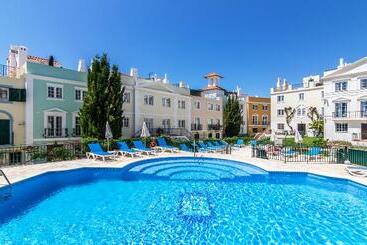 Апартаменты The Old Village, Prestige And Solar By Village 4u