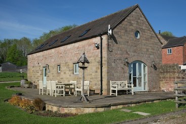 Curlew Cottage At Millfields Farm