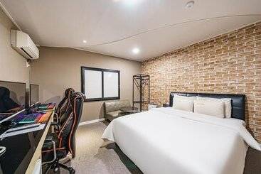 Motel Gunsan Hotel May