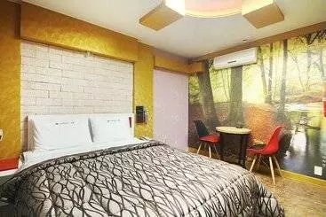 Diamond Motel
