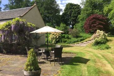 Charming Rural Cottage In Kippen, Stirlingshire