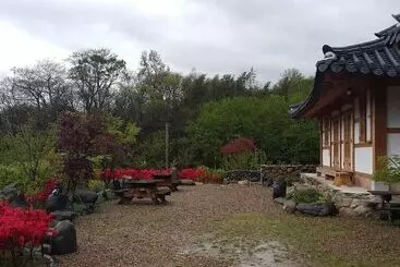 Hotelli Hadong Today Sun Hanok Traditional House