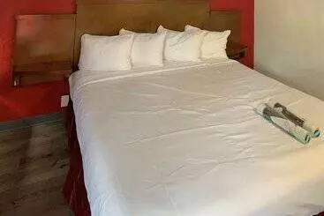 モーテル Rodeway Inn