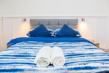 פנסיון Marina View Guest House