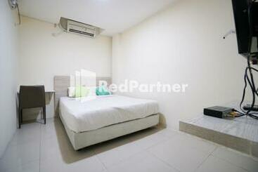 Hotel Sky Syariah Near Soekarno Hatta Airport Redpartner