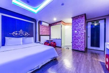 مُتل Gangnam Bnn