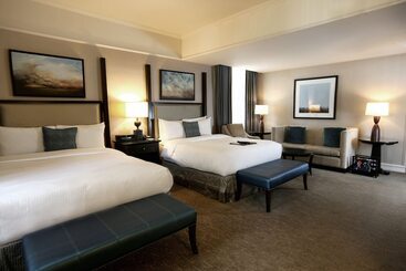 هتل The Fairmont Palliser Gold Experience