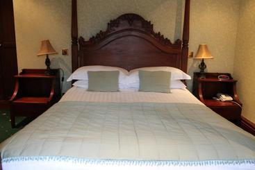 Отель The George & Dragon