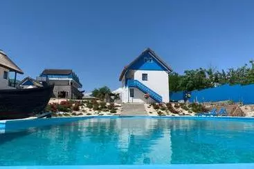 ユースホステル Nena Art Resort