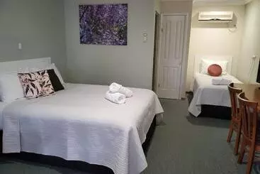 هتل Roydons Motor Inn