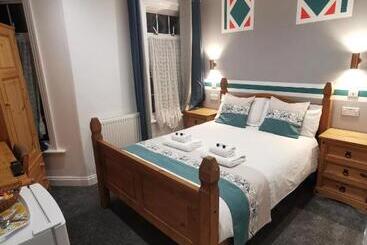 פנסיון Richmond House