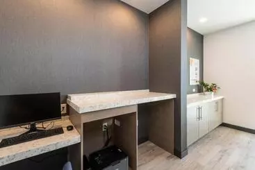 Hotelli Comfort Inn & Suites