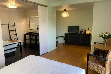 Aamiaismajoitus (B&B) A L Ombre D Azay   Demeure D Hôtes