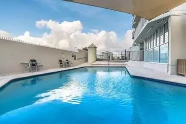 בית מלון כפרי Golden Sands On The Beach   Absolute Beachfront Apartments