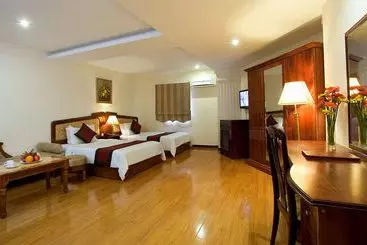 هتل Alagon Central  & Spa