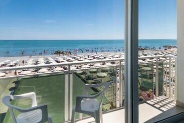 هتل International