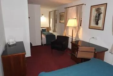 Maxmillian Pension & Restaurant