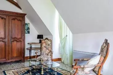 Aamiaismajoitus (B&B) Le Vieux Château De Hommes