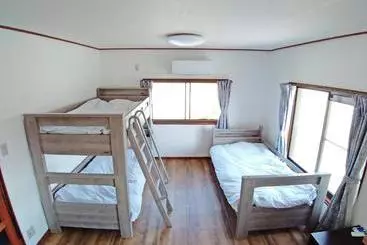 Pensió ツバメハウス