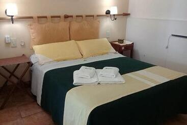 هتل آپارتمان Renacer