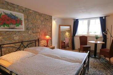 فندق Weingewolbe