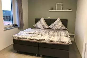 Majatalo Das Kleine Schwarze