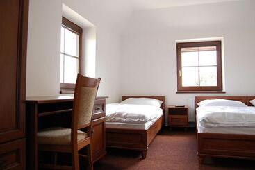 ペンション Penzion U Kostela