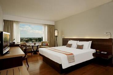 בית מלון כפרי Centara Udon