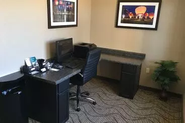 ホテル Comfort Suites Johnson Creek Conference Center