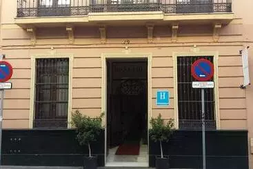 Hotel Y Apartamentos Doña Lola